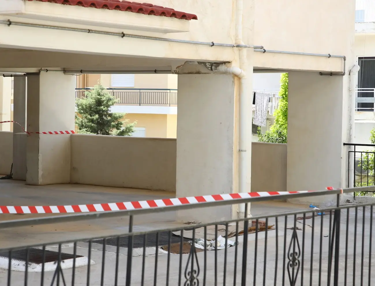 Ηλιούπολη Δύο 17χρονες έπεσαν από την ταράτσα – Ηλιούπολη Τι έγραφε το σημείωμα αυτοκτονίας που άφησαν πίσω τους